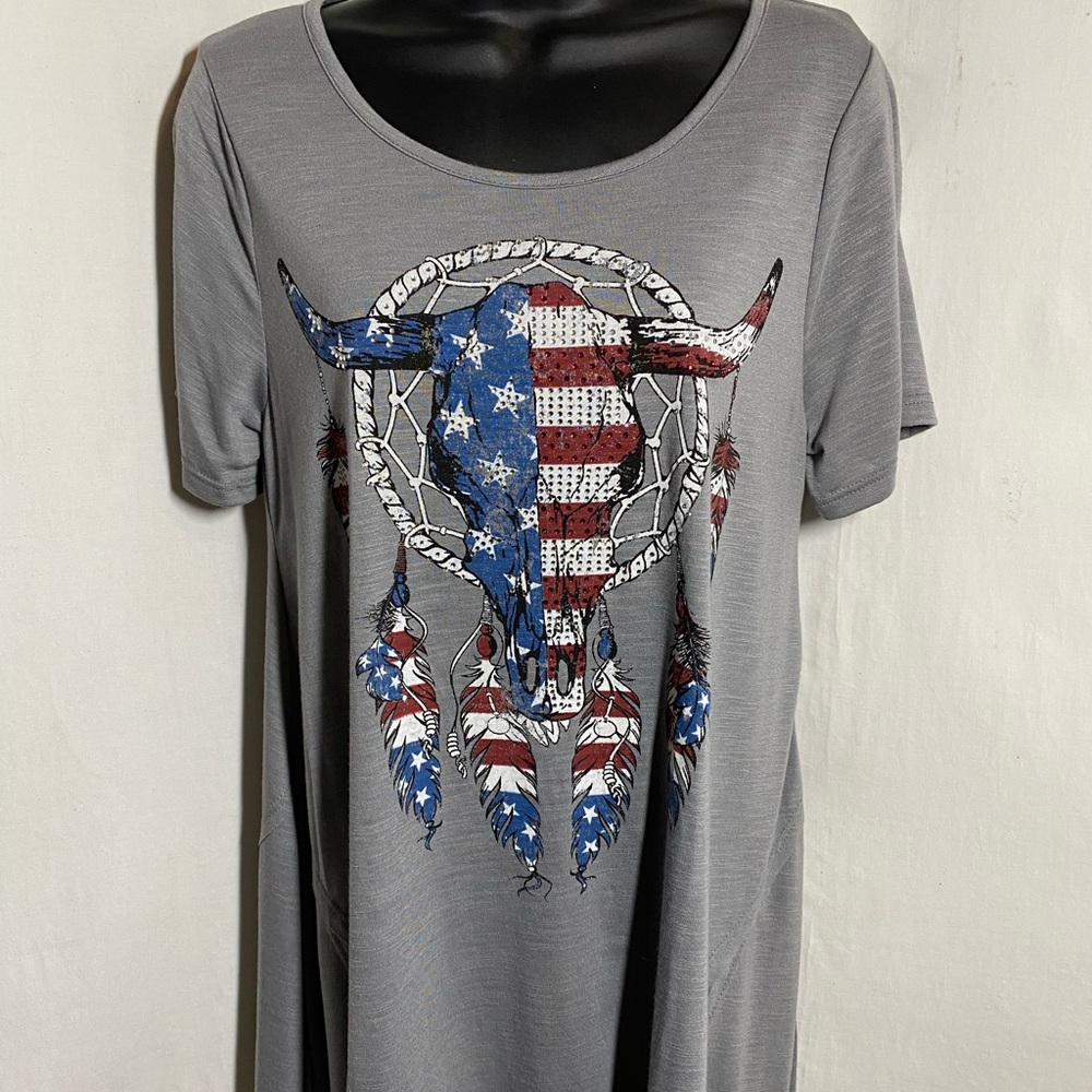 Size M Gray Women's Graphic Tee with American Flag Bull Skull